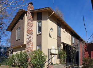 1717 W St in Sacramento, CA - Building Photo - Building Photo