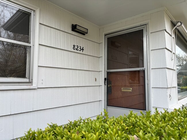 8232-8238-8238 SE 11th Ave in Portland, OR - Building Photo - Building Photo