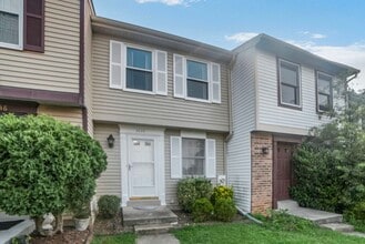 3650 Castle Terrace in Silver Spring, MD - Foto de edificio - Building Photo