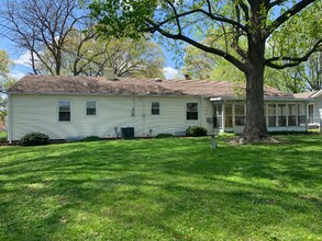 4943 NE Gladstone Ave in Kansas City, MO - Building Photo - Building Photo