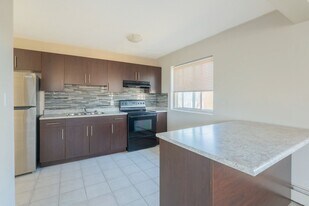 Alex Manor in Edmonton, AB - Building Photo