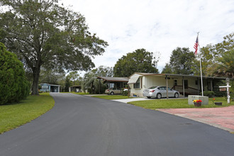 Arbor Oaks in Zephyrhills, FL - Foto de edificio - Building Photo