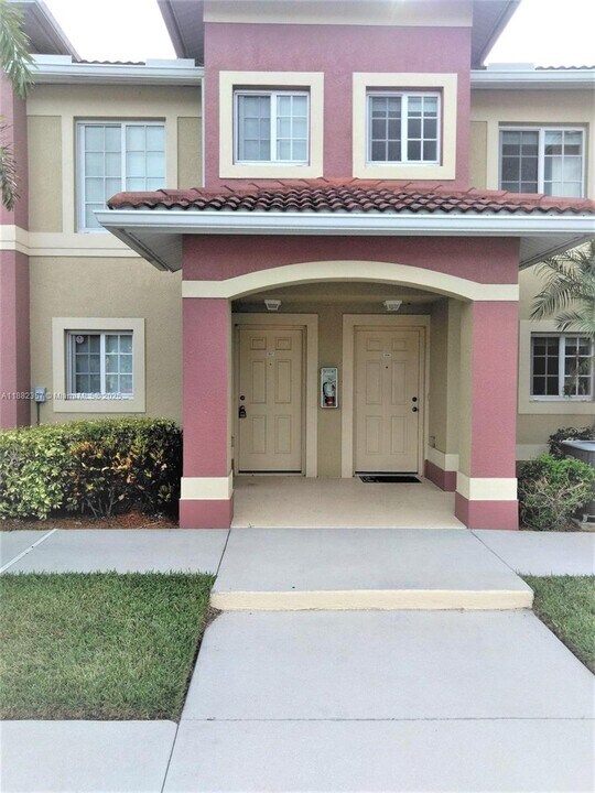 9420 Ivy Brook Run in Ft. Myers, FL - Building Photo