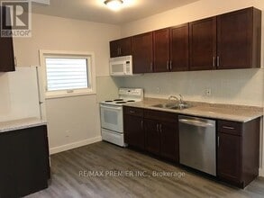 176 Coxwell Ave in Toronto, ON - Building Photo - Building Photo