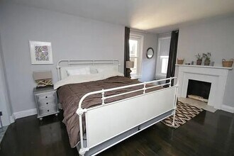 1706 Locust St, Unit 2 in Philadelphia, PA - Foto de edificio - Building Photo