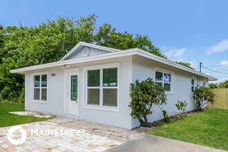 3299 SE Garden St in Stuart, FL - Building Photo - Building Photo