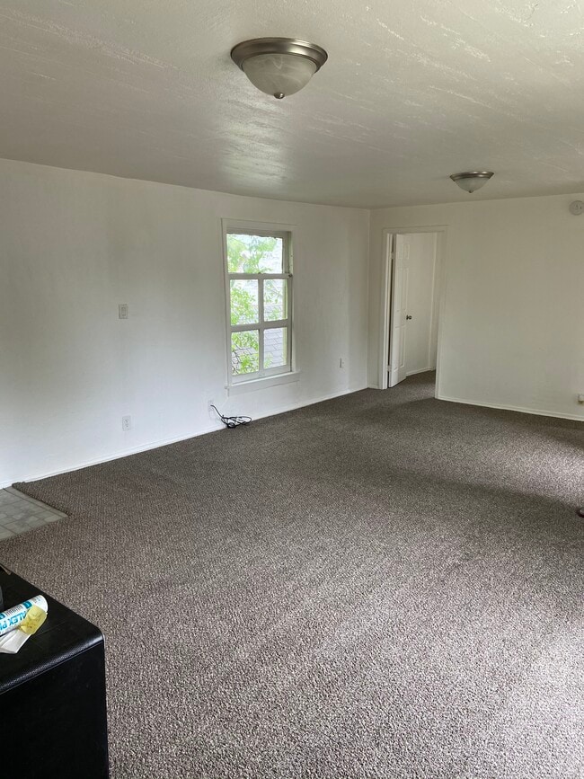 1247 Quarry Ave NW, Unit Apt 2 in Grand Rapids, MI - Foto de edificio - Building Photo
