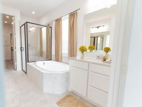 11122 Pale Tipped Wy in Cypress, TX - Building Photo - Building Photo