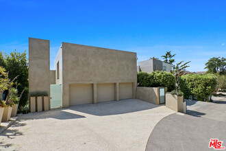 31346 Broad Beach Rd in Malibu, CA - Building Photo - Building Photo