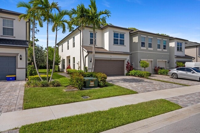 6161 Rancho Ln in Greenacres, FL - Building Photo - Building Photo