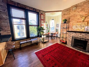2301 W North Ave, Unit 3F in Chicago, IL - Building Photo - Building Photo