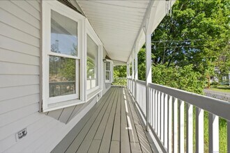 52 Grove St in Vernon, CT - Building Photo - Building Photo