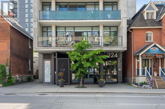 224-1224 Lyon St. N in Ottawa, ON - Building Photo - Building Photo