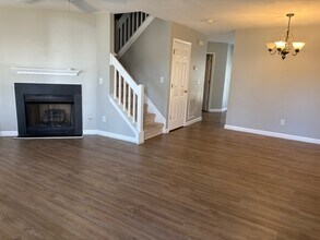 4642 Cross Ridge Ln in Greensboro, NC - Foto de edificio - Building Photo