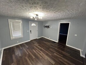 1678 Cheak St in Louisville, KY - Foto de edificio - Building Photo