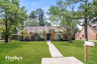 3811 Fernglade Dr in Houston, TX - Building Photo