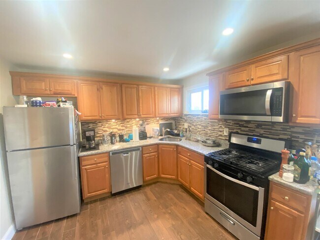 243 Highland Ave, Unit 1