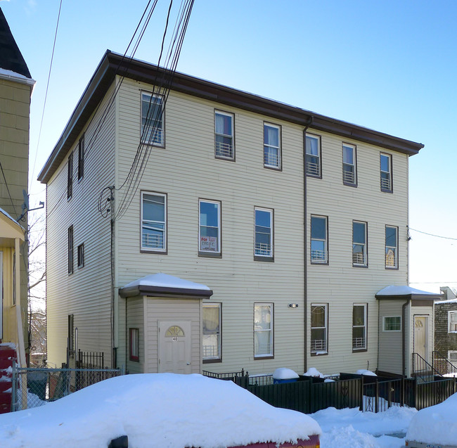 38-40 Vineyard Ave in Yonkers, NY - Foto de edificio - Building Photo