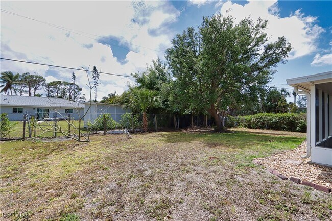 7188 Bucknell Dr in Ft. Myers, FL - Building Photo - Building Photo