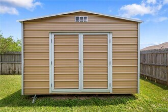 33 Kika De La Garza St in Edinburg, TX - Building Photo - Building Photo