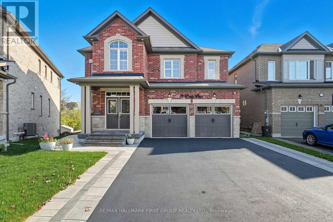 19 Purdy Pl in Clarington, ON - Building Photo