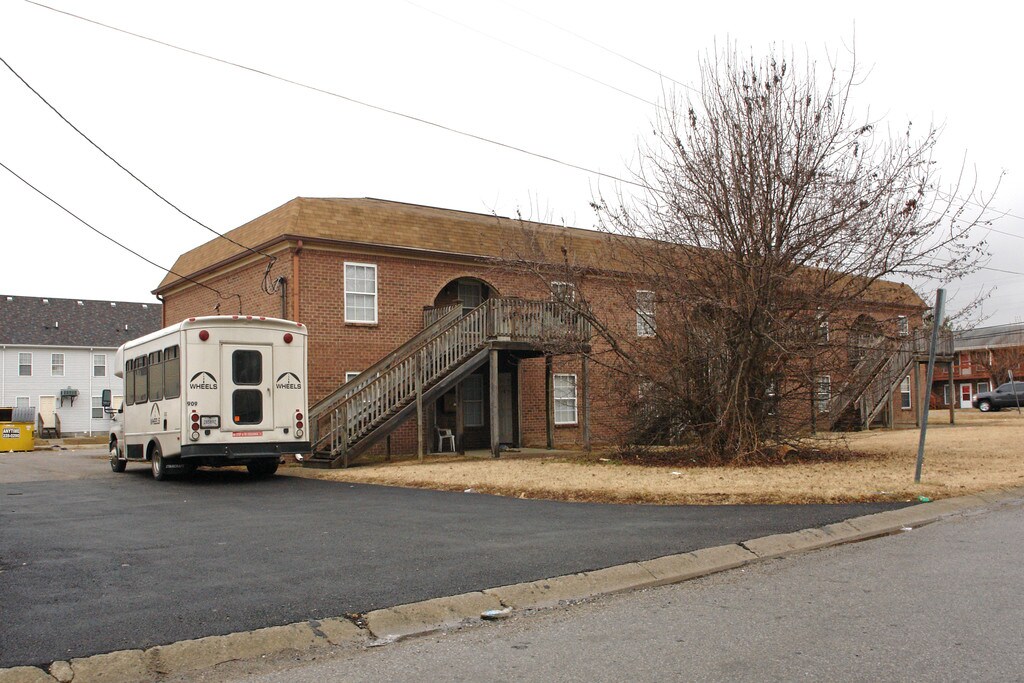 Bayshore Townhomes Louisville, KY Apartments For Rent