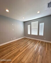 2065 Long Hollow Dr in Reno, NV - Building Photo - Building Photo