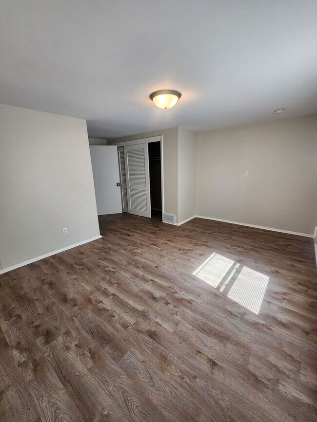1611 W White St in Champaign, IL - Building Photo - Building Photo