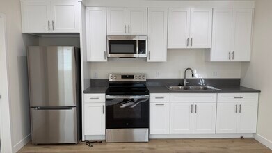 907 Herbine St in La Verne, CA - Building Photo - Building Photo