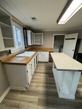 1237 E Riverside Dr in Evansville, IN - Building Photo - Building Photo