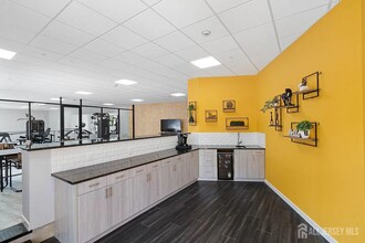 526 North Ave in Dunellen, NJ - Foto de edificio - Building Photo