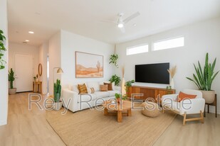 6041 E Valley Way in Cave Creek, AZ - Building Photo