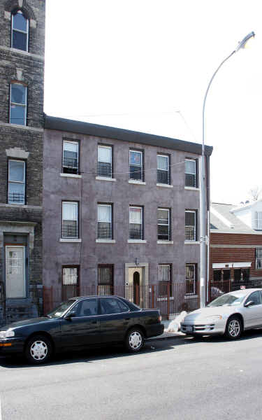 284 Sumpter St in Brooklyn, NY - Building Photo