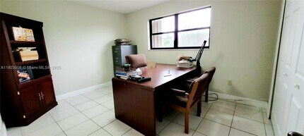 8401 NW 8th St in Miami, FL - Building Photo - Building Photo