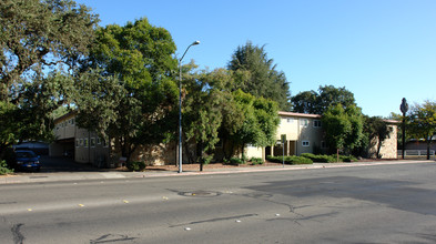 Sonoma Garden Apartment in Santa Rosa, CA - Building Photo - Building Photo