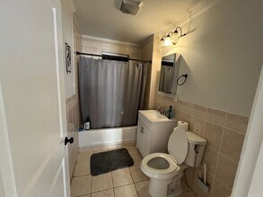 39 Glen Rd, Unit 1 in Boston, MA - Foto de edificio - Building Photo