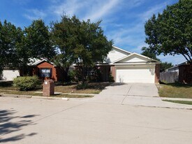 1108 Springcreek Dr in Denton, TX - Building Photo