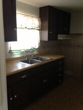 480 West Ave in Gustine, CA - Building Photo - Building Photo