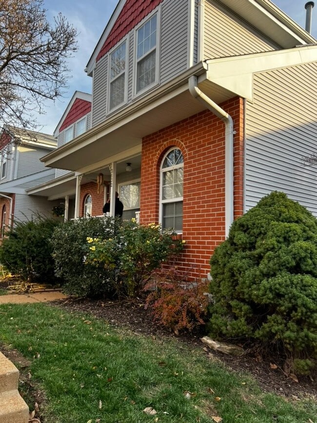3132 Park Hampton Ct in St. Louis, MO - Building Photo - Building Photo