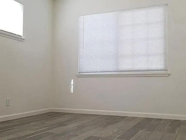 1120 W Ave J14 in Lancaster, CA - Building Photo - Building Photo