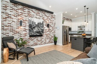 224 S Laurens St in Greenville, SC - Building Photo