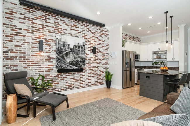 property at 224 S Laurens St