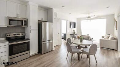 2500 9th Ave SW, Unit 107 in Huntsville, AL - Foto de edificio - Building Photo