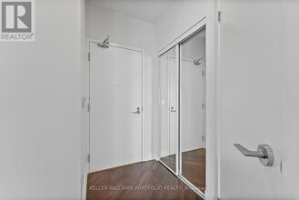 1411-215-3215 Fort York Blvd in Toronto, ON - Building Photo - Building Photo