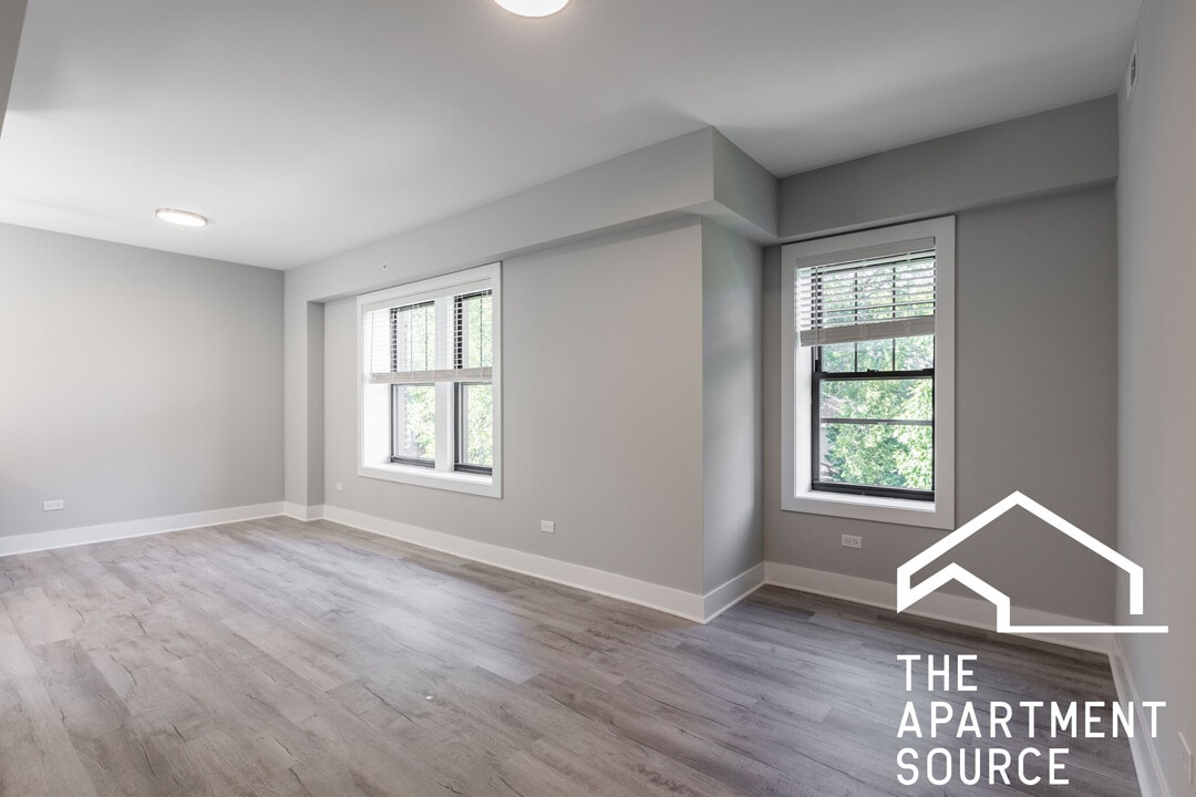 1136 Oak Ave, Unit 2E in Evanston, IL - Foto de edificio