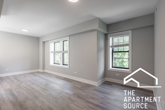 1136 Oak Ave, Unit 2E