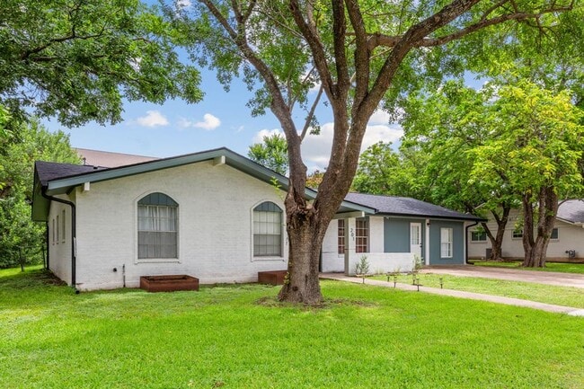 property at 201 Fairlane Dr