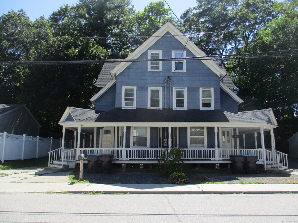 167 S Main St in Putnam, CT - Building Photo