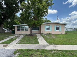3340 Normandy Dr in Port Charlotte, FL - Building Photo - Building Photo