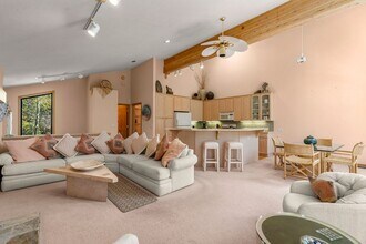 637 Lariat Cir in Incline Village, NV - Building Photo - Building Photo